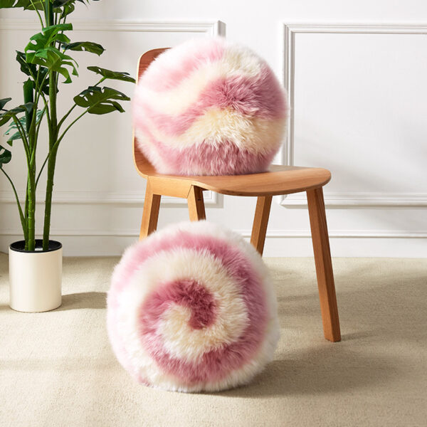 Girly heart powder cushion - Image 2